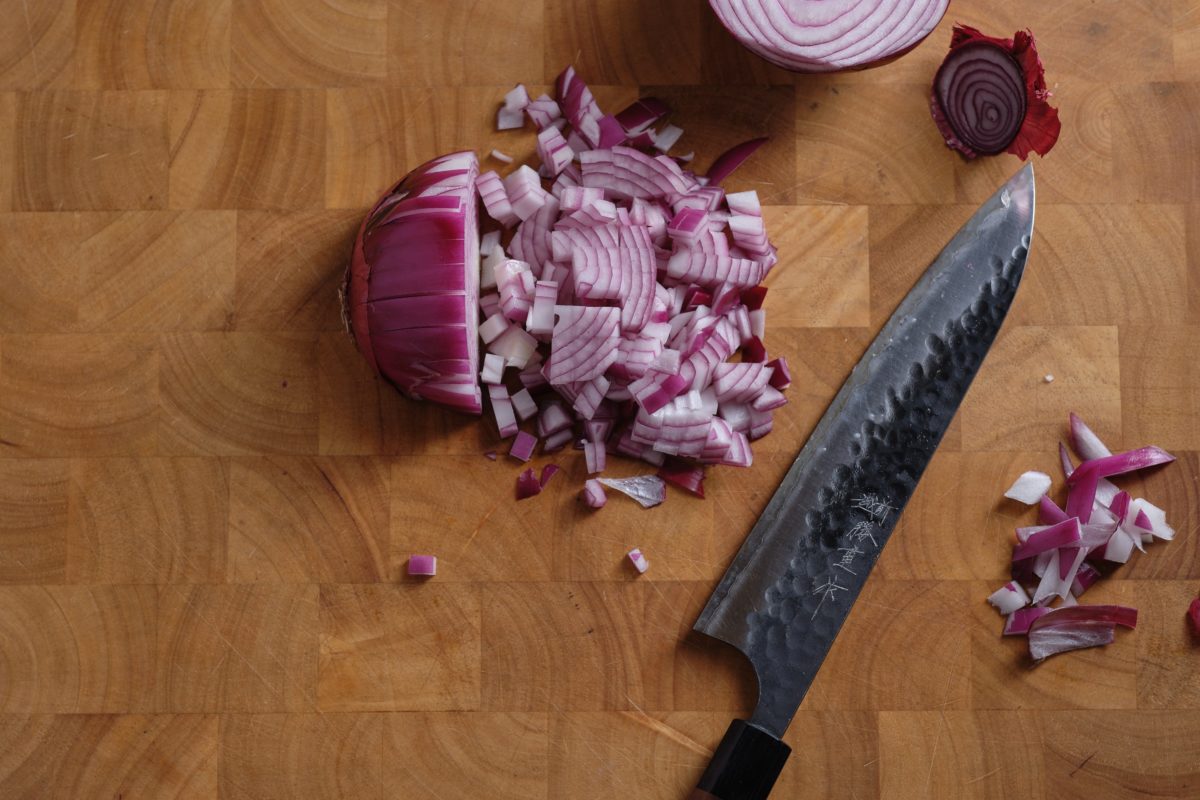 How To Cut An Onion – Eat Up! Kitchen